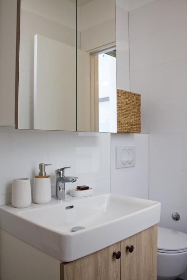 Cozy Seaside Apartment With Pool & Terrace Split Bagian luar foto