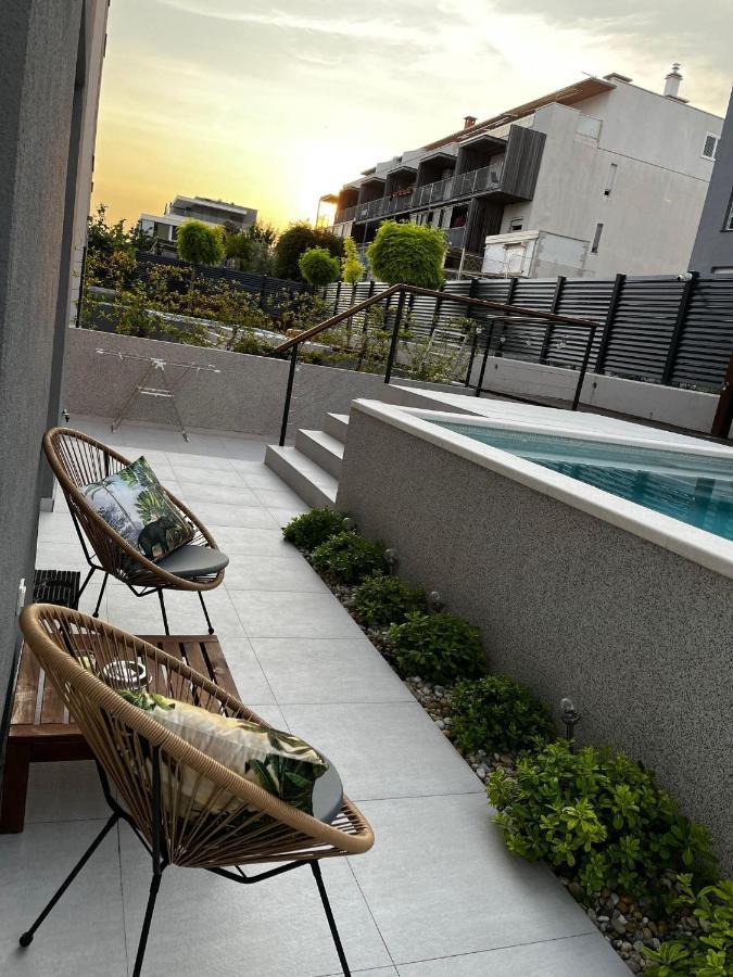 Cozy Seaside Apartment With Pool & Terrace Split Bagian luar foto