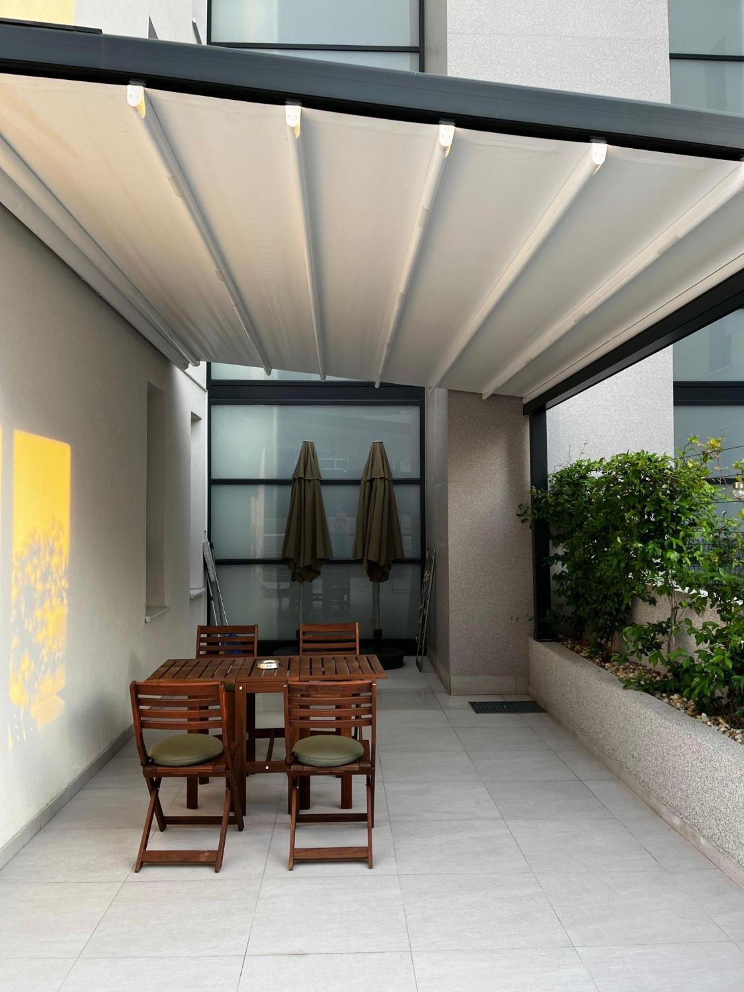 Cozy Seaside Apartment With Pool & Terrace Split Bagian luar foto
